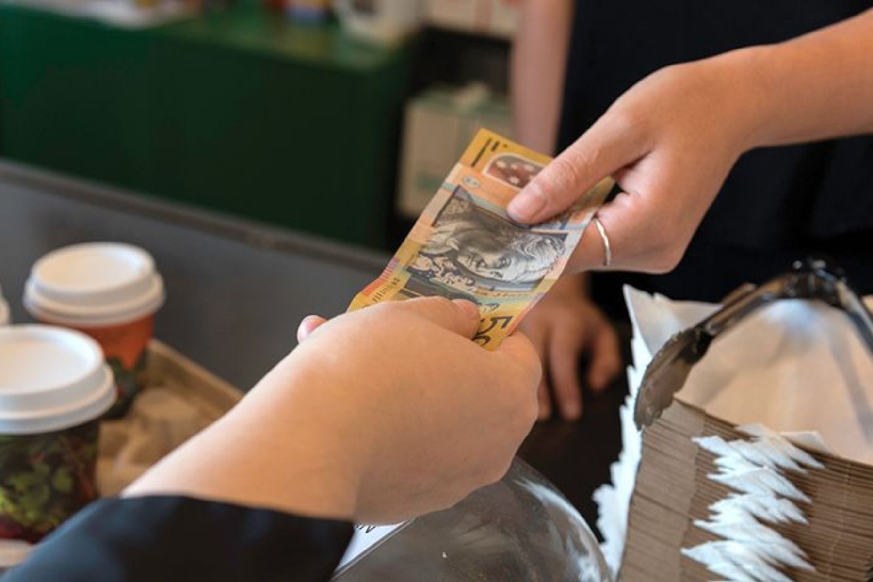 8 Ways to Spot Counterfeit Money